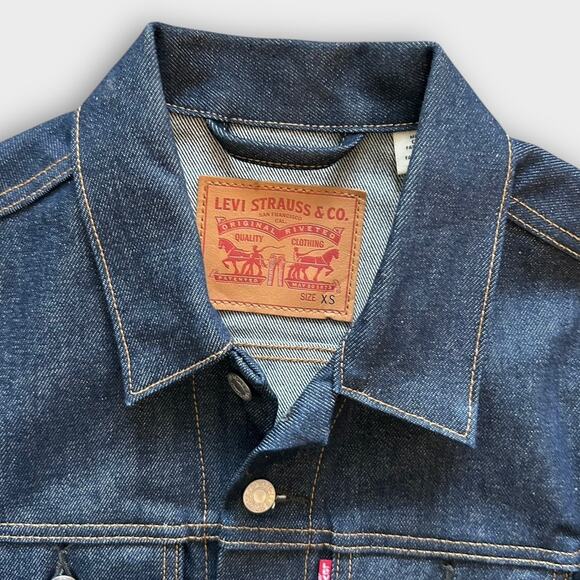 Levi’s Denim Classic Trucker Jean Jacket Dark Wash Women's siz XS - Picture 6 of 11